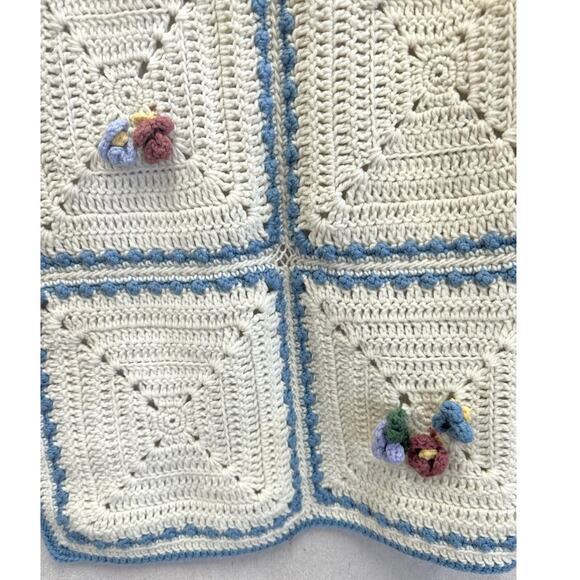 Vintage hand crochet knit cottagecore 3D flower accent throw blanket grannycore - Picture 9 of 16